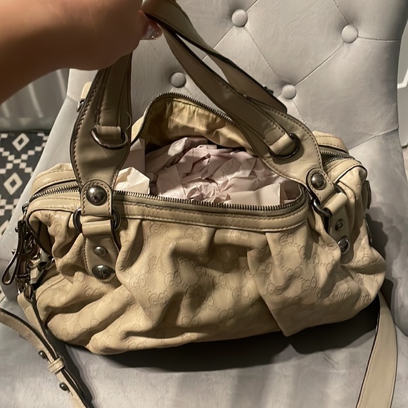 Gucci cross body bag and shoulder. Authentic. - Picture 4 of 6